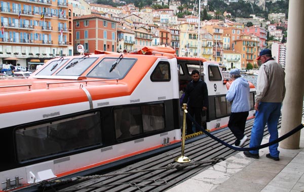 BoardingTender-042405-532p