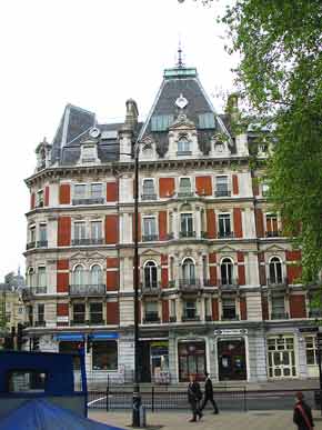 apartments-050405-856a